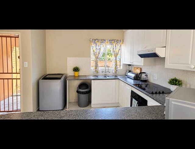2 BEDROOM TOWNHOUSE FOR SALE IN AMBERFIELD